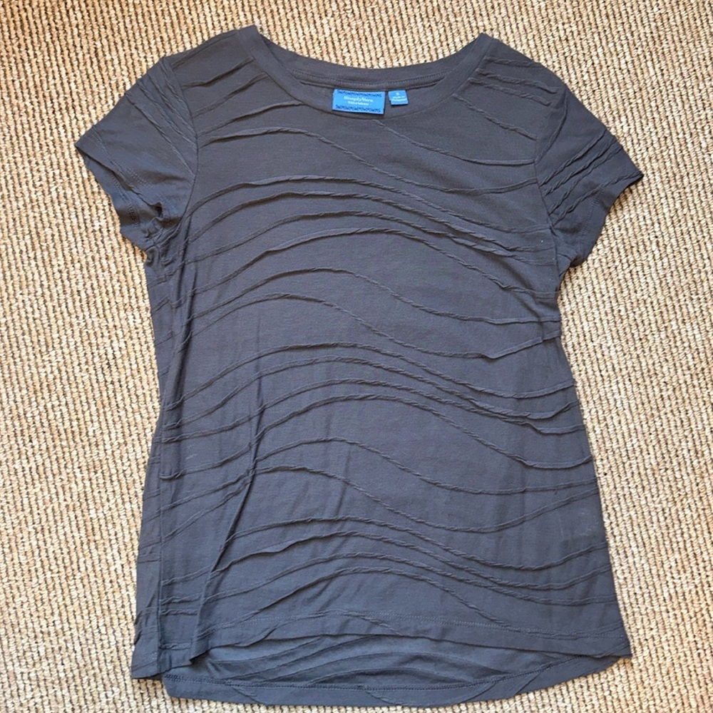 Simply Vera short sleeve grey with line detail top size small
